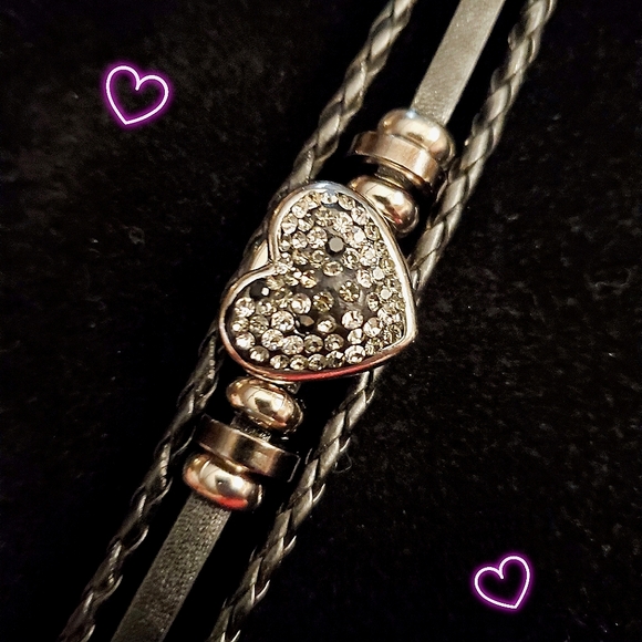 Choice of black or white faux leather snap bracelets. - Picture 3 of 9